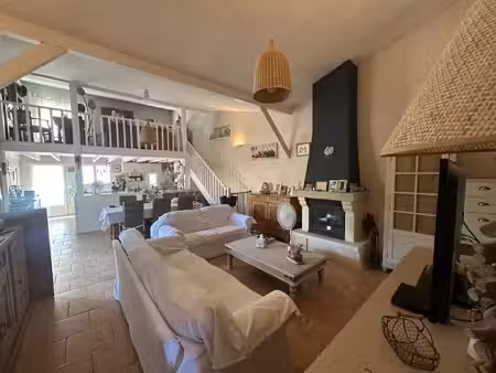 maison en pierre de caractère 148 m2 piscine jardin