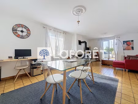 maison 90 m2 + 25 m2 supplémentaire à aménager/granges et étangs