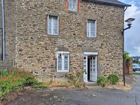 maison en pierre à saint pere marc en poulet