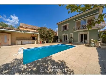 villa bourgeoise art déco de 1920 avec piscine en coeur de ville