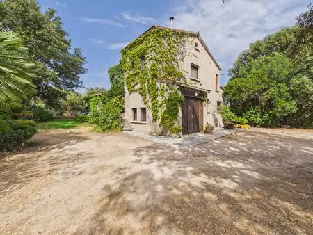 a vendre villa familiale de 176 m² avec piscine plaine de peri