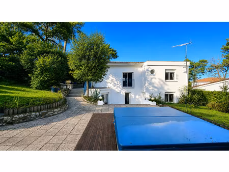 parc de vallières - maison de 140 m² avec terrasse  spa & garage