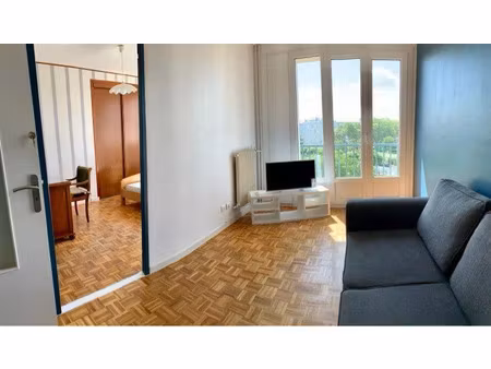 location meublée appartement 4 pièces 70 m² à lyon 8ème (69008)  610 €