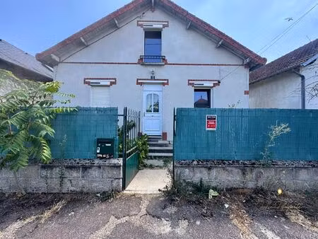 maison familiale de 92 m² châlette-sur-loing 3 chambres à deux pas de la gare