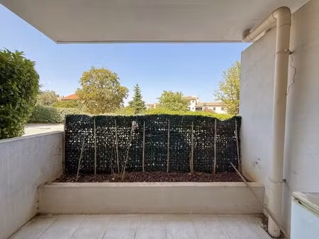 t2 vide avec terrasse & parking - le beausset