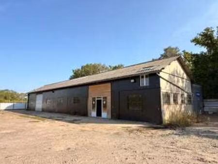 vente bureaux et commerces à moult (14370) : à vendre / 489m² moult