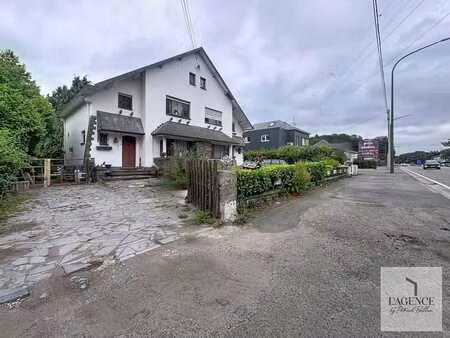 maison 2 ch avec jardin  terrasse et garage.
