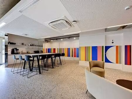 espace de bureaux entièrement rénové