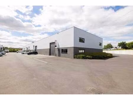 à louer : nouvelle unité pme à sint-lenaarts