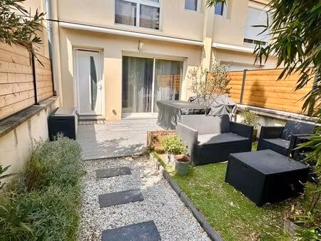 duplex t3 avec terrasse plein sud – cadre exceptionnel  dépendance de château – serpaize