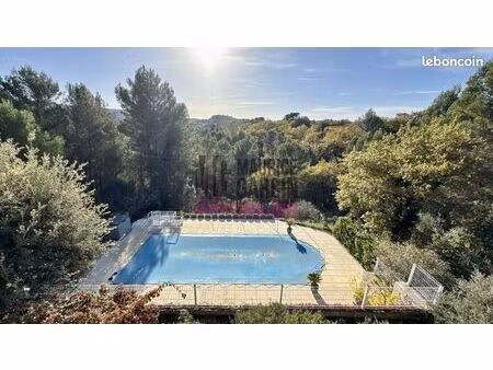 maison 5 pièces 233 m²