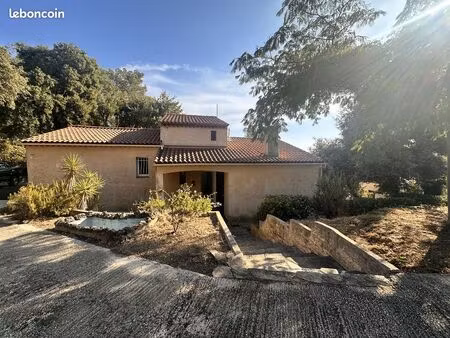 villa 4 pièces 102 m²