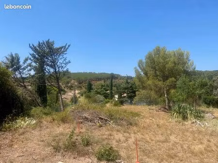 terrain 1 000 m² ledenon