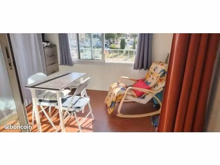 studio à louer à l'année