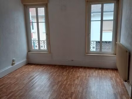 f3 53m2 très lumineux - proche centre ville / caserne / gare - jardin commun