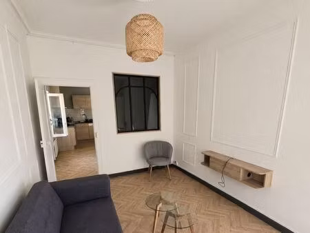 magnifique t2 meublé refait à neuf centre ville avec balcon