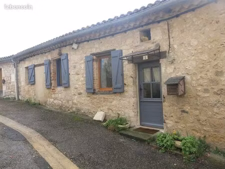 location maison de village