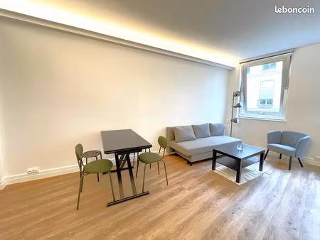 palais-royal paris 1 - grand studio 35m² meublé