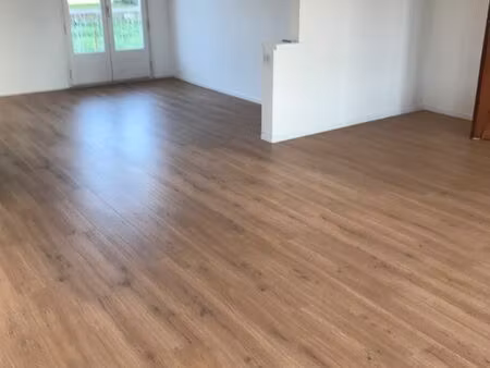 maison individuelle à louer avec jardin et garage