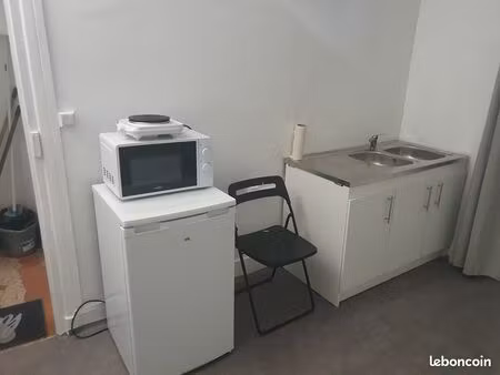 appartement f1 de 25m2 à 750eur près rer d