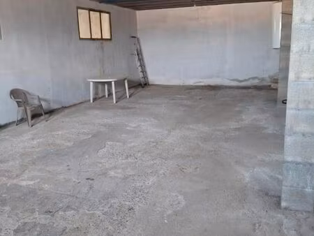 garage de 70 m² 3 mètres de hauteur sous plafond