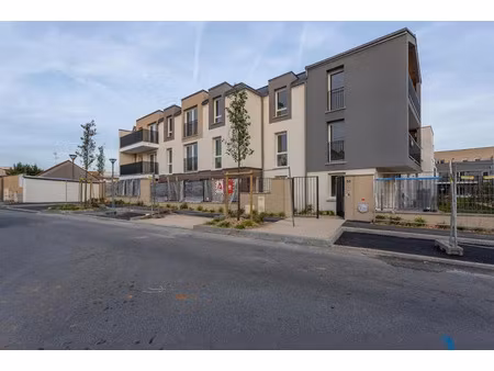 location appartement 3 pièces 68 m² à la ville-du-bois (91620)  1 243 €