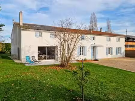 vente maison à saint-crépin (17380) : à vendre / 244m² saint-crépin
