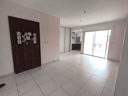 appartement t2 avec ascenseur - 47m2 - centre-ville de cayen