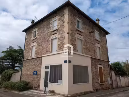 appartement t3 de 80 m2 | bâtiment en pierre | centre-ville