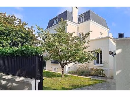 maison bourgeoise proche rer a 10 pièces 240m² neuilly-plaisance (93360)