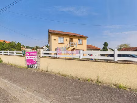 a vendre: maison située à jeanne d'arc (saint avold) avec jardin.