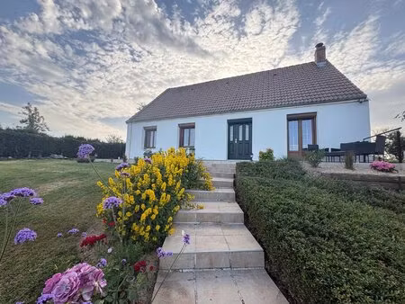 une maison familiale avec une magnifique vue sur la forêt.
