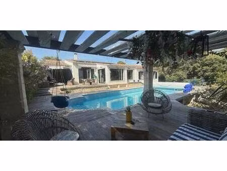 maison avec piscine et terrasse taillades (84)
