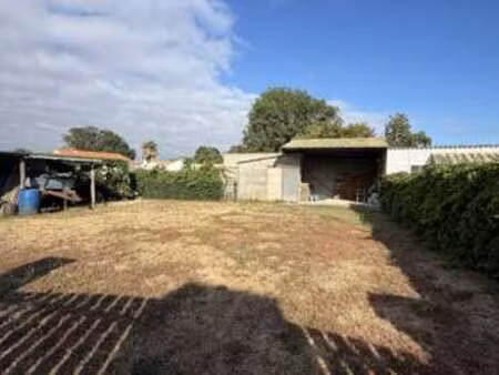 vente terrain à challans (85300) : à vendre / challans