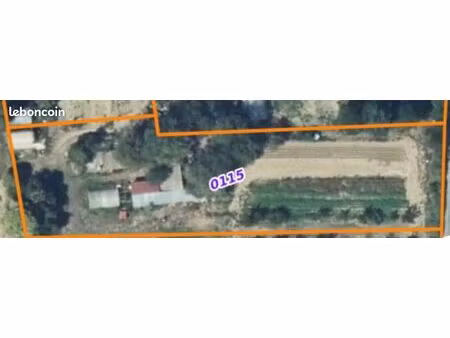 terrain 2614m2 avec plusieurs constructions