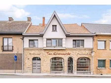 espace commerciale avec appartement