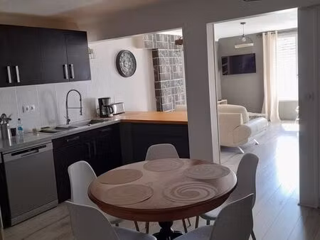 appartement 3 chambres   82m2   hyper centre espalion
