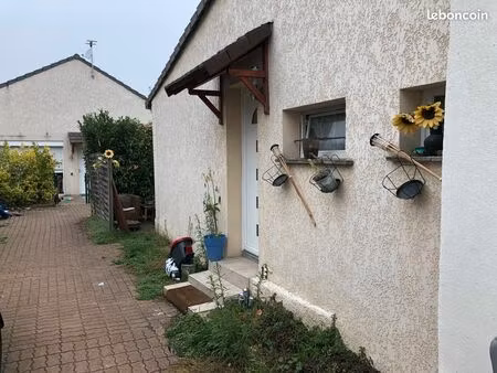 loue f1 avec petit jardin cartier pavillonaire