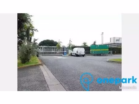 parking/box 12 m² bordeaux