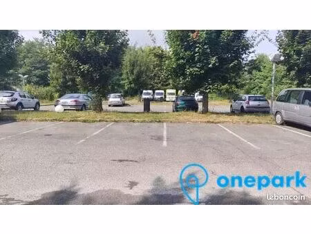 parking/box 12 m² emerainville