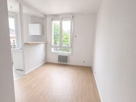 studio lumineux - proche cdg