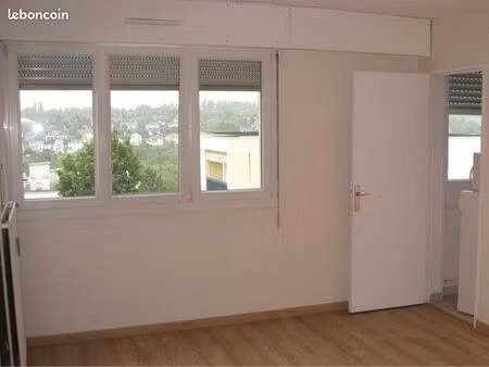 loue grand studio 27m2
