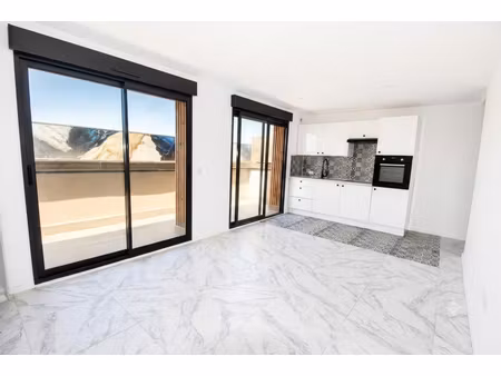 f3 avec terrasse de 20m² frais de notaire réduits
