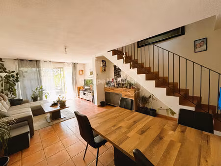 gréoux-les-bains - appartement t3 en duplex avec jardin privatif dans résidence sécurisée 