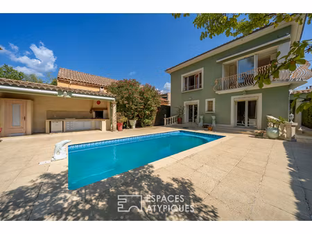 villa bourgeoise art déco de 1920 avec piscine en coeur de ville