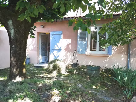 location appartement 1 pièce 20 m² à saint-priest (69800)