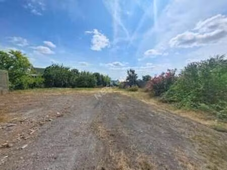 vente terrain à pouillé-les-côteaux (44522) : à vendre / 897m² pouillé-les-côteaux