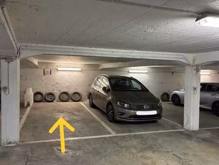 parking couvert près de tangent