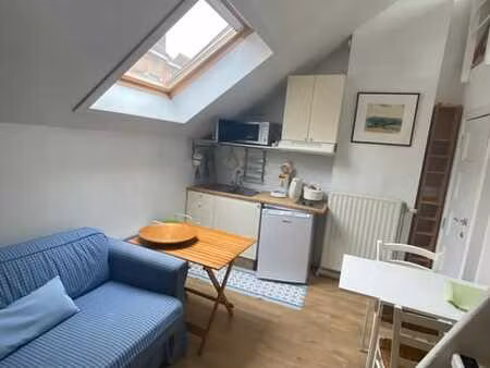kot meublé pour une étudiante calme  chez l'habitant (jette)