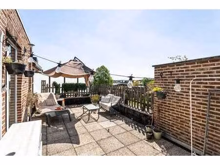 dakappartement met twee slaapkamers en ruim terras (27m²)...